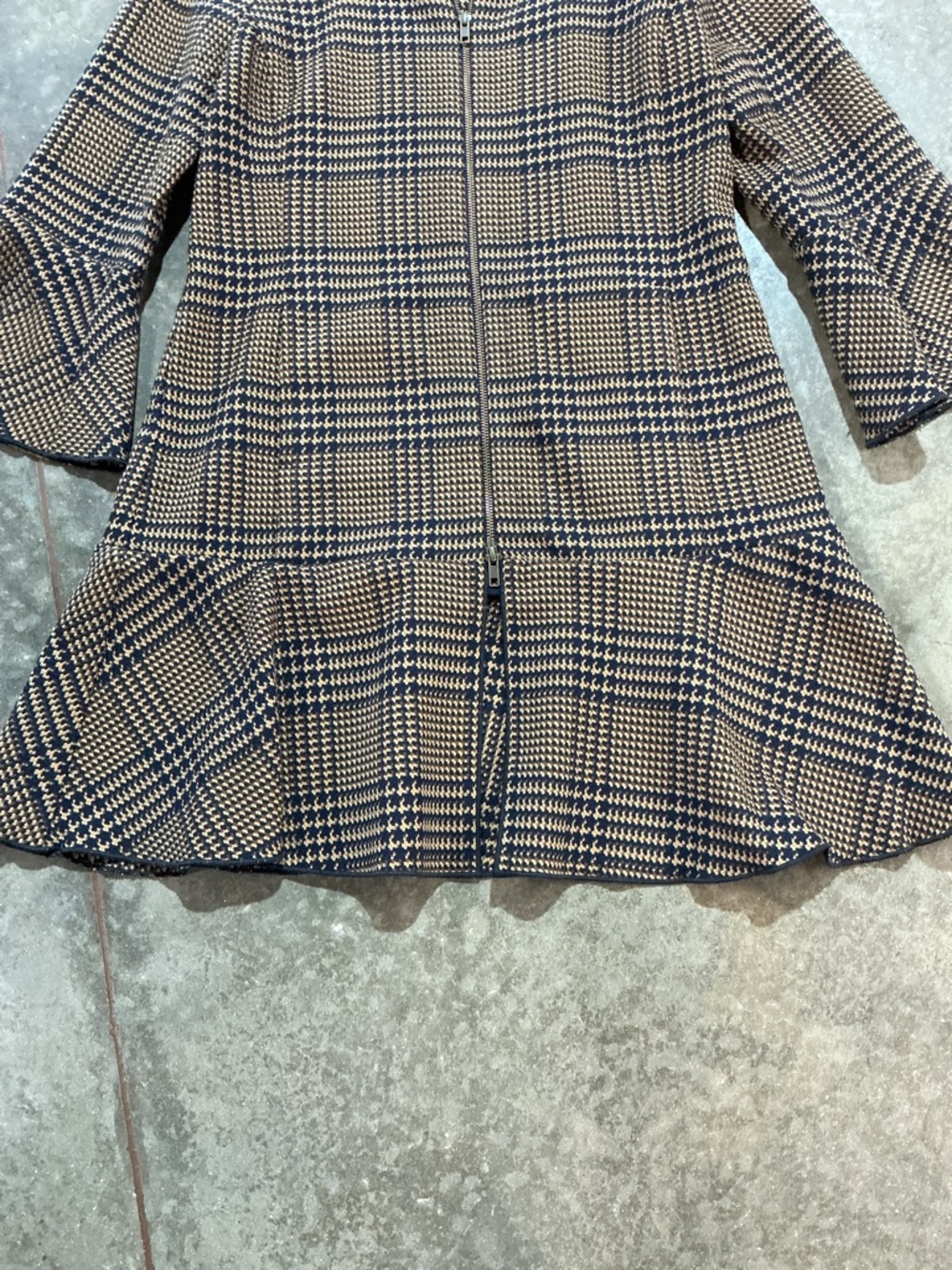 Cabi Houndstooth Plaid Zip Peplum Jacket Small Bell Sleeve - Picture 5 of 8